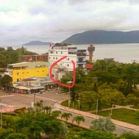 Con Son Island Home Chi Khu Co Ong Exterior photo